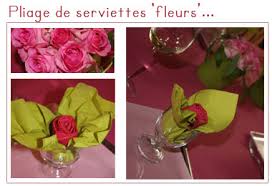 Pliage de serviette en fleur de lys avec 2 couleurs. Pliage De Serviette Fleur