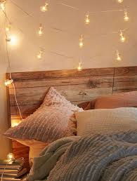 1001 Bricolages Et Idees Pour Fabriquer Une Tete De Lit Lumineuse Tete De Lit Lumineuse Decoration Maison Deco Tete De Lit