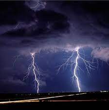 The Beauty Of Lightning Photography A Bolt From The Blue Noupe Lightning Photography Lightning Sky Storm Photography