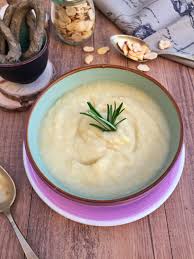 Le fave secche decorticate però non necessitano di un ammollo così lungo. Macco O Crema Di Fave No Cheese Please