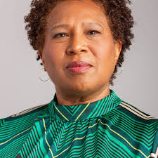 Traci Richards's Instagram, Twitter & Facebook