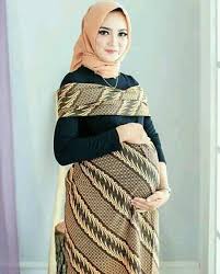 Karina tampak cantik dengan balutan kemben dan. Ibu Hamil Pakai Kemben Kain Gadis Cantik Berkain Batik Facebook