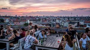 Die besten dachterrassen in berlin mieten mit dem event inc finder gratis beratung top dachterrassen zum mieten in berlin kostenlos anfragen. 10 Best Rooftop Bars In Berlin 2020 Update