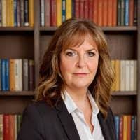 Susan Cron's Instagram, Twitter & Facebook