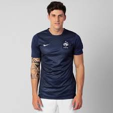 Apresentamos a você uma grande variedade de camisas retrô, de clubes brasileiros, seleções e clubes internacionais. Camisa Nike Selecao Franca Pre Match 2014 Netshoes
