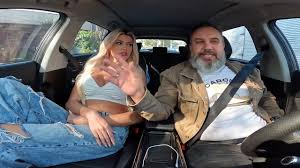 Carona com uma trans linda e maravilhosa Isabella Salvatore - XNXX.COM