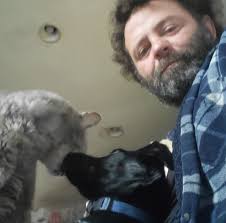 Are there hook lift brands that accommodate standard rail cans?