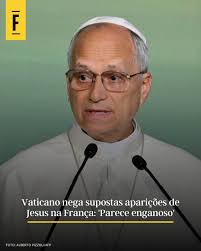 FESTIVAL🇪🇸 Pelo menos seis pessoas ficaram feridas durante o último dia  do tradicional e polêmico festival de corrida de touros nas ruas de  Pamplona, no norte da Espanha, na sexta-feira(5). Segundo autoridades