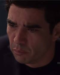 O fato de ele nunca ter tirado a aliança mesmo depois de ter mandando ela  embora 🥺♥️ #belezafatal #lola #lolaland #benjamin #edits