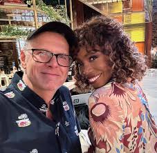 Dinner tonight with Marie Witt, who always encourages and inspires me. We  talked about the zen of creativity.