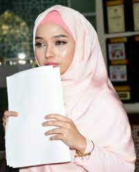Последние твиты от siti nur arifah (@arifahsiti). Onenews 1news Usahawan Kecantikan Joy Revfa Atau Siti Arifah Mohd Amin Menegaskan Beliau Enggan Meneruskan Perkahwinan Bersama Hafiz Hamidun Beliau Turut Mendakwa Penyanyi Tersebut Tidak Mampu Memberi Nafkah Batin Seperti Sepatutnya