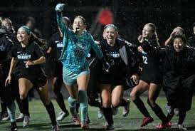 Centennial girls basketball team overcomes slow start, beats King for Big  VIII League title