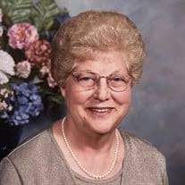 Pauline Hoover's Instagram, Twitter & Facebook