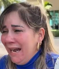 Apre Janet Correa ( cubaine) fin vote trump " kounye Janet ap kriye paske  ICE pran maril pandan lite soti nan tribunal. Janet Correa ak nan dlo nan  yeux li kounyea.