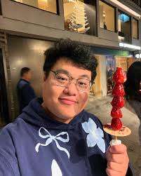 珠海·海边Zhuhai 水好像没以前清了不知道是因为潮汐变化还是工程或工业影响呢？