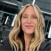 Laurie Deyoung's Instagram, Twitter & Facebook