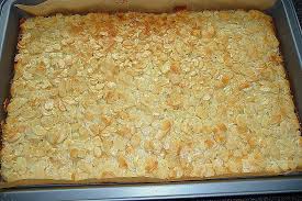 This firm butter cake is studded with toasted almonds (mandel means almond in german). Butter Mandel Kuchen Ratzfatz Einfach Nur Lecker