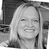 900+ "Dena -hr" profiles