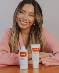 Cuidado completo, da raiz às pontas. ✨ O Shampoo Fortalecedor da Artpharma  foi desenvolvido com tecnologia avançada e respaldo dermatológico para  fortalecer os fios e combater a queda com eficácia comprovada. 💧