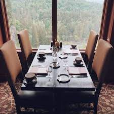 Located just 33 miles from the seattle airport, the dining room at salish lodge is well worth the drive time. The Dining Room At Salish Lodge Spa Restaurant Snoqualmie Wa Opentable