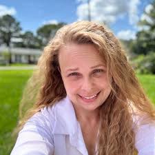 Saturday night treat in the shape of one year old Albie really enjoying his  dinner. 😂 Proud mum Emma Ayers shared this lovely video of Albie, who  features in our new book #