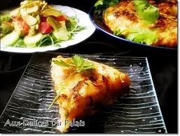 Quand les pommes de terre sont dorées et se séparent facilement, ajouter les oeufs préalablement battus. Omelette De Pomme De Terre Tortilla De Patatas Aux Delices Du Palais