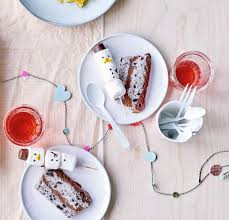 Gateau Glace A La Mousse Au Chocolat Et Brochettes De Marshmallows Delices Mousse Au Chocolat Gateau Glace Chocolat