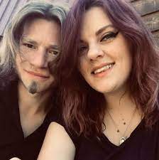 Alaskan Bush People S Bear Brown And His Ex Fiancee Just Got Back Together Alaskan Bush People Big Bush People