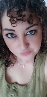 This girl will one day be a introvert queen 😆