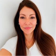 Kimberly Spratt's Instagram, Twitter & Facebook