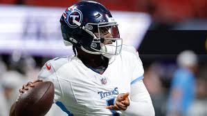 Chiefs at Titans: Predictions, picks and odds for NFL Week 16 game