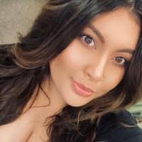 Eileen Pena's Instagram, Twitter & Facebook