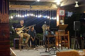 Baik dari musik tradisional sampai musik modern, telah banyak digunkan. 8 Tempat Terbaik Untuk Menikmati Live Music Di Pekanbaru Brosispku Cerita Info Kuliner Di Kota Pekanbaru Riau