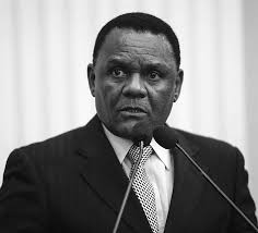 Projetos para regulamentar festas raves e open bar são debatidos