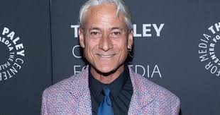 65 歲的格雷格·路加尼斯出售了他的美國主場和奧運獎牌,以在新的國家開始全新的-  https://www.queerty.com/greg-louganis-65-sells-his-us-home-and-olympic-medals-to-start-afresh-in-a-new-country-20250901/