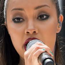 Pinnock shared the news tuesday on instagram alongside a slideshow of maternity photos. Leigh Anne Pinnock Makeup Black Eyeshadow Taupe Eyeshadow Burgundy Lipstick Steal Her Style