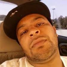 Desmond Willis's Instagram, Twitter & Facebook