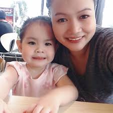 Namatay ang isang taong gulang na bata sa loob ng ambulansya matapos hindi  maasikaso agad ng mga ospital dahil puno na ang mga ito. Isang binata rin  ang sumuyod sa mga ospital