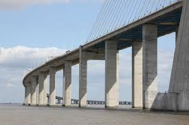 Die ponte vasco da gama ist die zweitlängste brücke von europa, mit mehr als 17 kilometern (17,185 um genau zu sein). Vasco Da Gama Die Langste Brucke Europas 1998 Ponton S Brucken