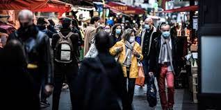 Quant au port du masque, s'il n'est théoriquement plus obligatoire en extérieur à partir du jeudi 17 jean castex ayant précisé que la fin du masque était possible sauf dans certaines circonstances. Fin Du Masque En Exterieur Et Du Couvre Feu Pourquoi La Prudence Reste De Mise