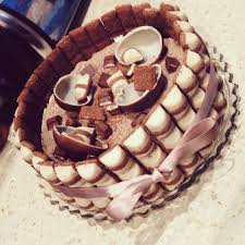 Kinder Bueno Cake Google Search Birthday Baking Irresistible Desserts Chocolate Drip Cake