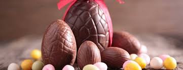 Para empezar el juego hay que alinear a los participantes en la salida, cada uno con una cuchara en la boca o en la mano (el juego admite variaciones) y un. Decoracion De Huevos De Pascua Infantiles
