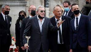 Bashir declined, choosing his starfleet career over her, finally. Ehxao1hs0qc4 M