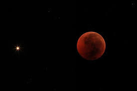 Bulan membutuhkan waktu 29,53 hari untuk bergerak dari satu titik ke titik jadi seharusnya, jika ada gerhana bulan, akan diikuti dengan gerhana matahari karena kedua node terletak pada garis yang menghubungkan antara. Link Dan Daftar Wilayah Yang Dapat Menyaksikan Gerhana Bulan Total 26 Mei 2021 Halaman All Kompas Com