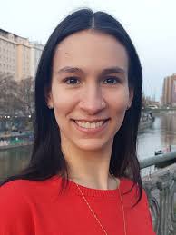 Sara Kast's Instagram, Twitter & Facebook