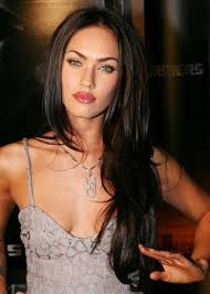 20 Super Inspiring Megan Fox Hairstyles Discover Yourself As A Celebrity Megan Fox Hair Megan Fox Style Megan Fox