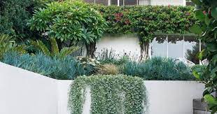 Every great garden patio design must have excellent lighting. 10 Coastal Gardens That Are Robust And Beautiful Homes To Love
