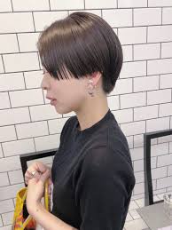 ぱっつん ハンサムショート 大人カジュアル ショート dot lim ヨコバタケ ユウカ 483111 hair ハンサムショート 髪型 ベリーショート レディース 髪型