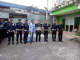 Contoh surat lamaran kerja untuk melamar kerja sebagai satpam atau security di sebuah perusahaan, instansi, perumahan, toko ataupun perbankan. Jasa Recruitment Tenaga Kerja Security Satpam Sopir Operator Produksi Cirebon Depok Sukabumi Desember 2016