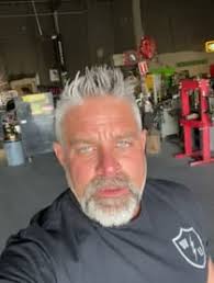 Steve Darnell's Instagram, Twitter & Facebook